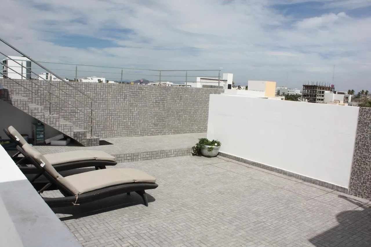 2Br/2Ba Condo 1 Block To Ocean! - Unit 3 Mazatlán Appartamento