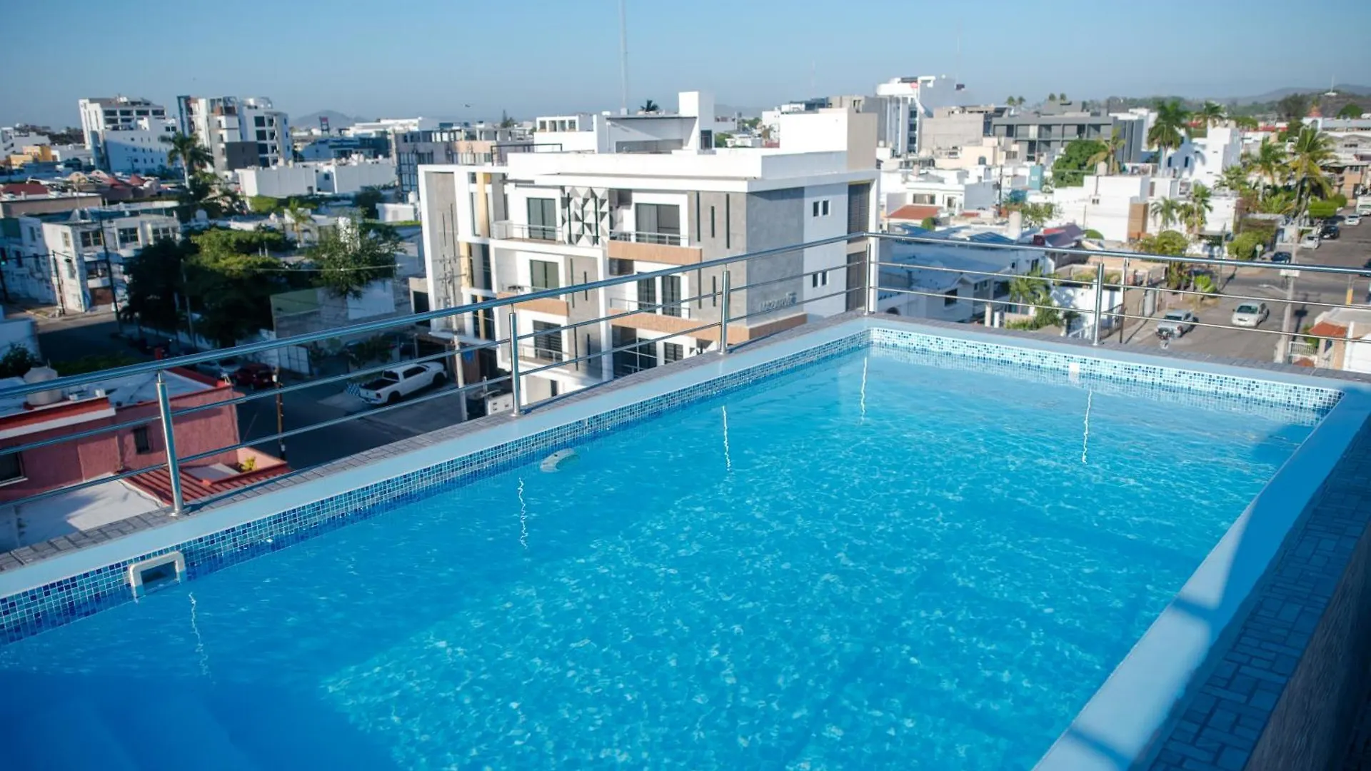 2Br/2Ba Condo 1 Block To Ocean! - Unit 3 Mazatlán 0*,  Messico