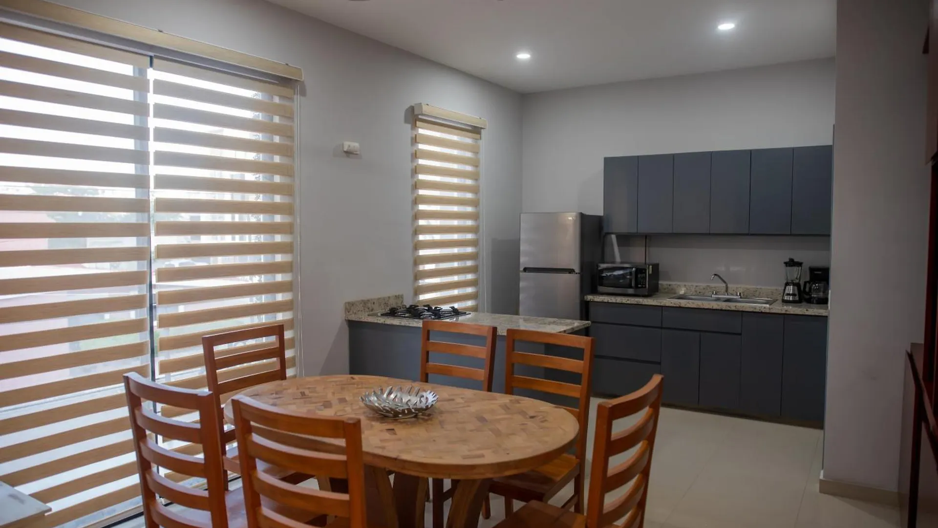 Appartamento 2Br/2Ba Condo 1 Block To Ocean! - Unit 3 Mazatlán